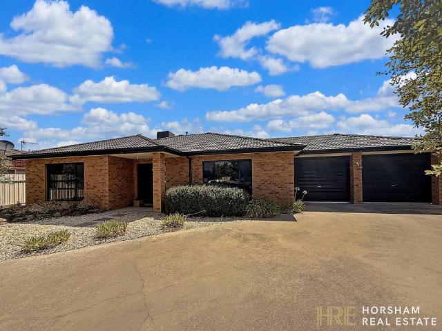 Spacious Family Home in Quiet Court – Walk to River & Parks