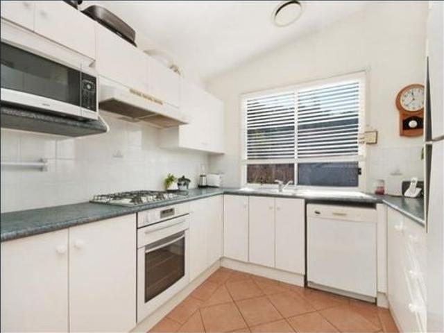 Spacious Family Home in Quiet Cul de Sac Convenient Location!