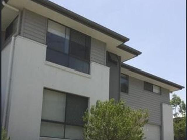 SPACIOUS FAMILY HOME IN QUIET CUL DE SAC