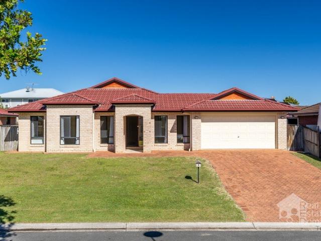 Spacious Family Home in Quiet Cul de Sac 5 Bedrooms + Media Room!
