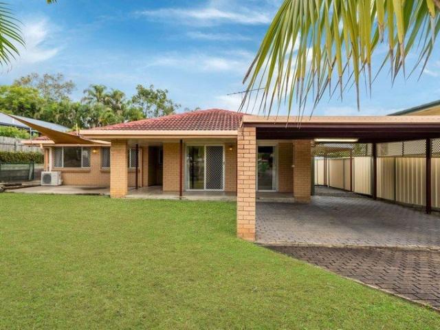 Spacious Family Home in Quiet Cul de Sac