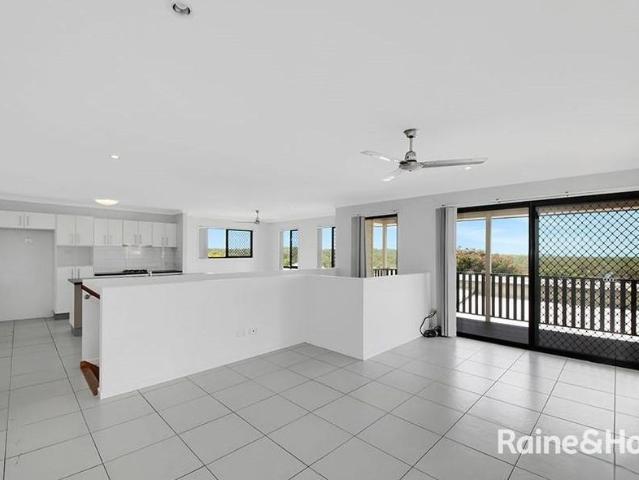 SPACIOUS FAMILY HOME IN QUIET CUL DE SAC!