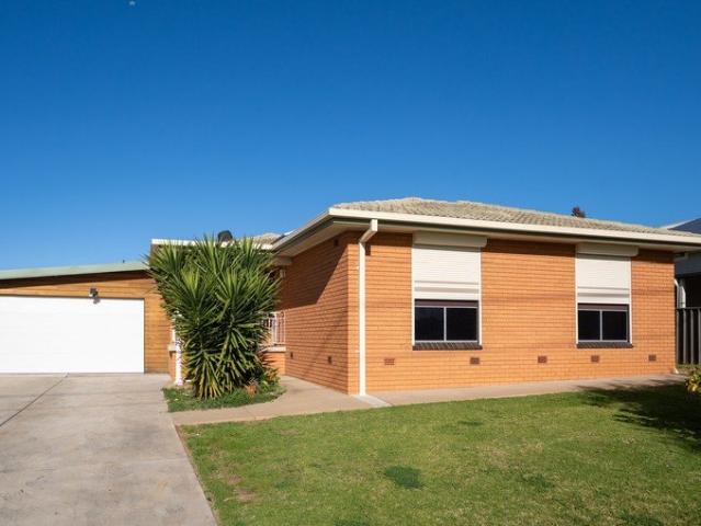 Spacious Family Home in Quiet Forest Hill Setting