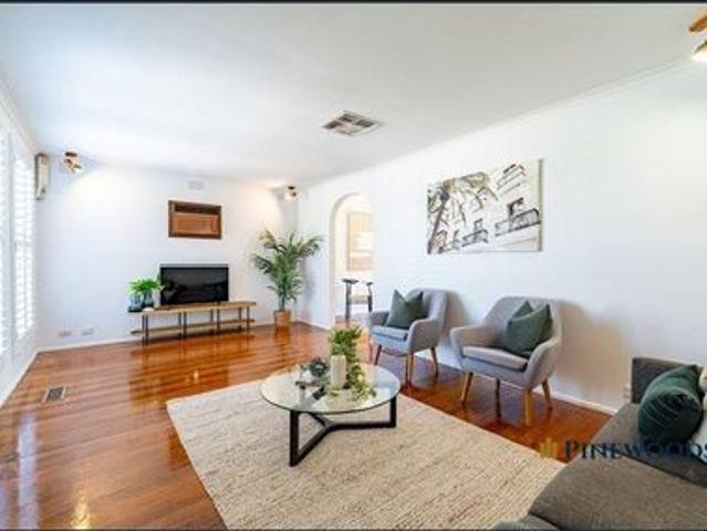 Spacious Family Home in Quiet Location Prime Epping Position!