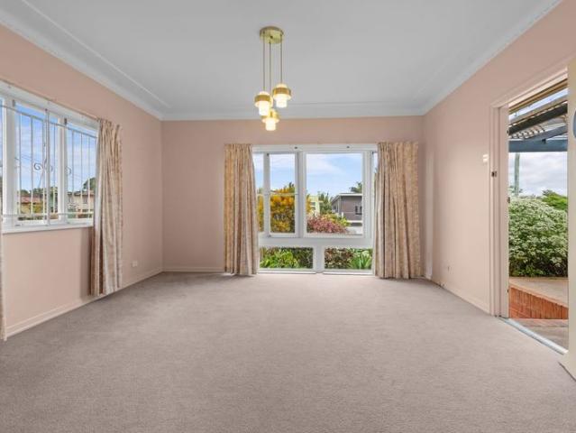 Spacious Family Home in Quiet Nudgee Street
