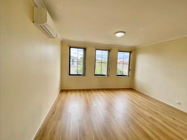 SPACIOUS FAMILY HOME IN SORT AFTER AREA!