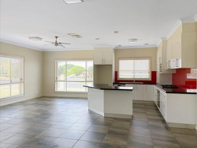 Spacious family home in South Dubbo