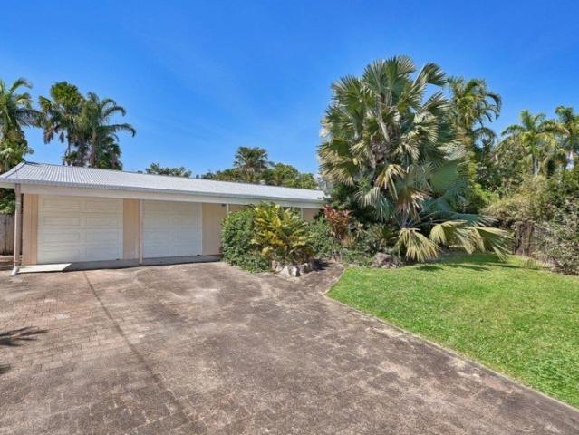 SPACIOUS FAMILY HOME IN SOUGHT AFTER CLIFTON BEACH!