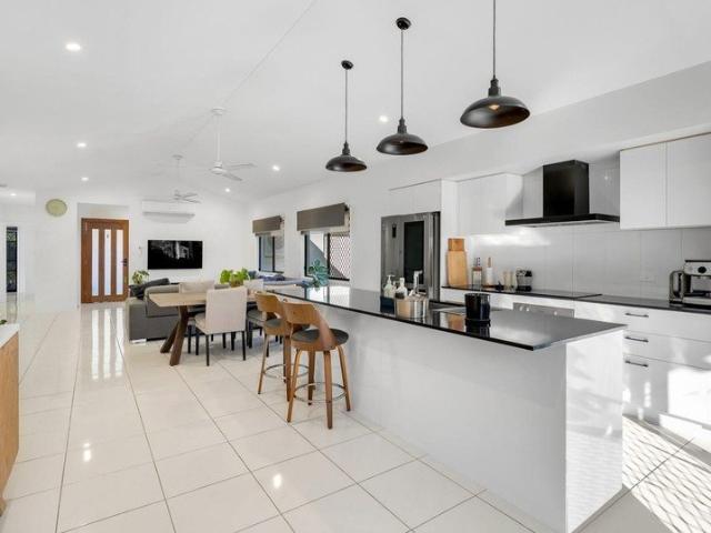 SPACIOUS FAMILY HOME IN SOUGHT AFTER BENTLEY PARK!