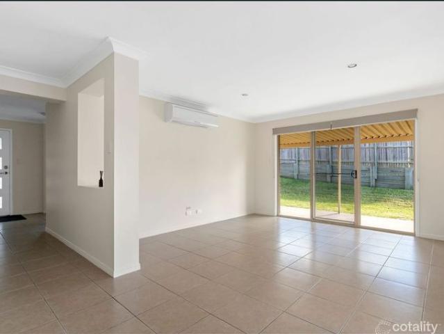Spacious Family Home in Sought After Flinders View