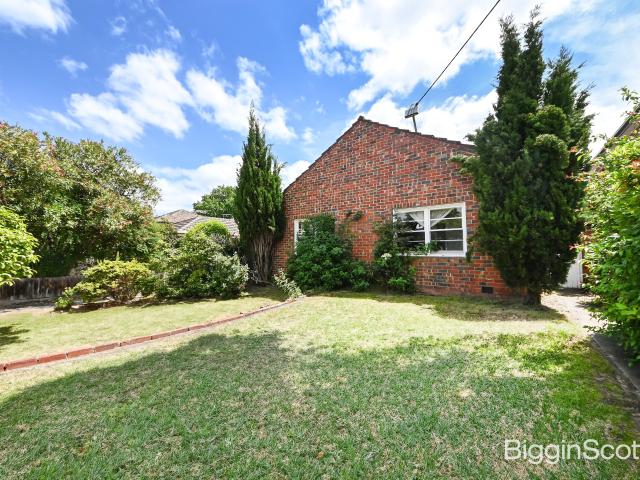 SPACIOUS FAMILY HOME IN SOUGHT AFTER LOCATION