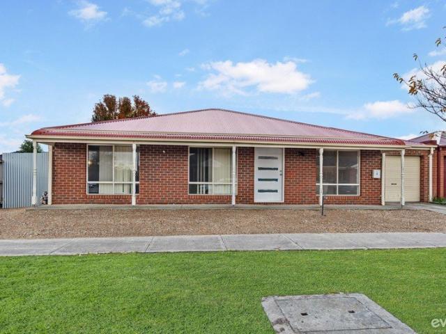 Spacious Family home in Sunbury!