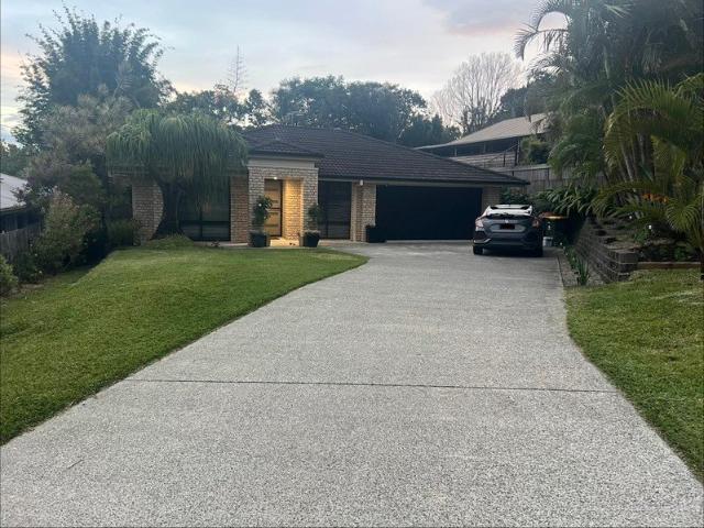 Spacious Family Home located in East Banora Point