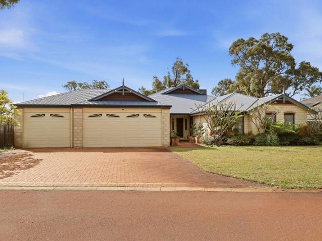 Spacious Family Home Moments from the Peel Estuary
