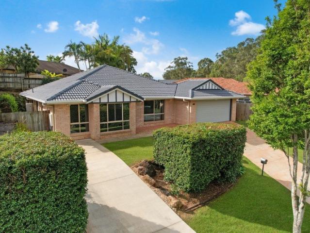 SPACIOUS FAMILY HOME MUST BE SEEN!