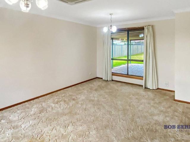 Spacious Family Home Near Orana Mall and Schools