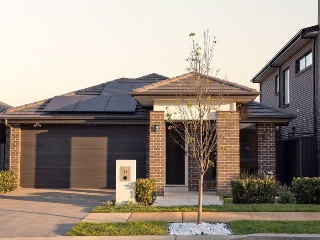 Spacious Family Home Near Parks and Local Amenities