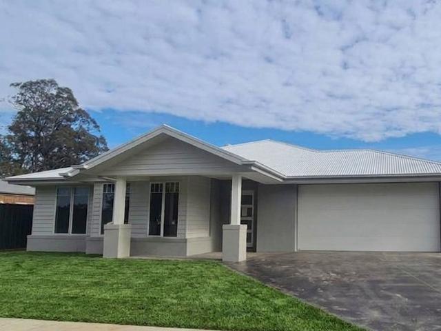 Spacious Family Home Offering Comfortable & Low Maintenance Living