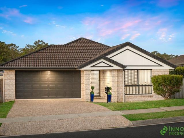 Spacious Family Home On 600m2 With Two Living Areas, Side Access On Both Sides & A Generous Grassy Backyard!