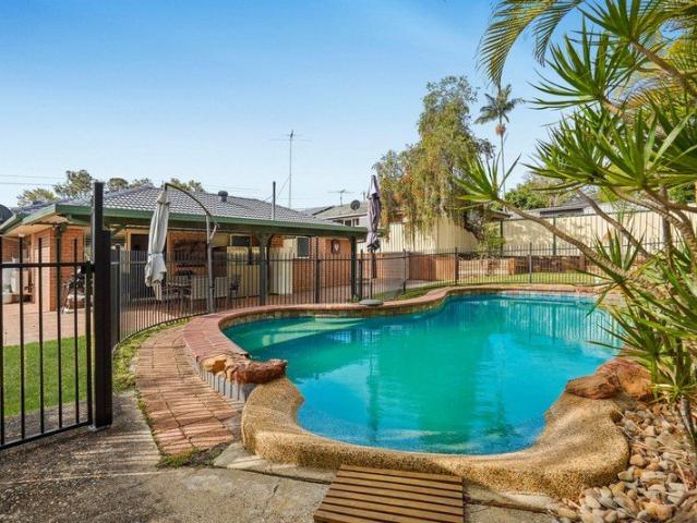 Spacious Family Home on 786m² with Pool