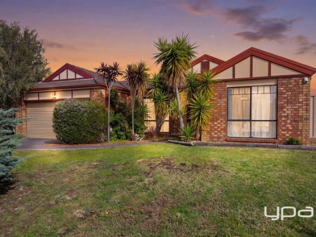 SPACIOUS FAMILY HOME ON 800M² APPROX WITH EXCEPTIONAL POTENTIAL!