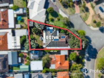 SPACIOUS FAMILY HOME ON 806SQM R40 BLOCK