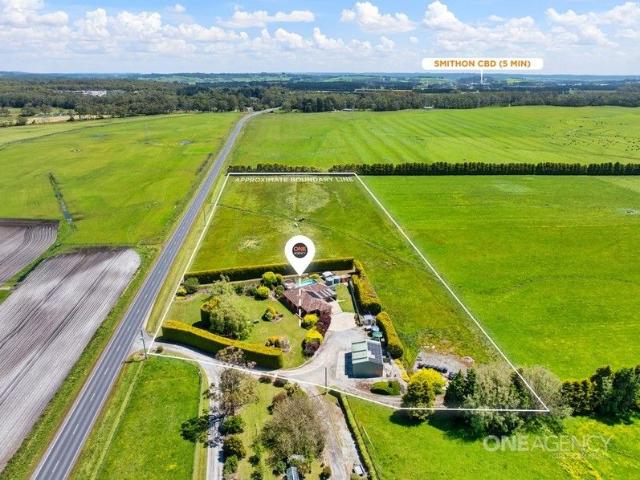 Spacious Family Home on 8 Acres on the Fringe of Smithton