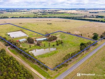 Spacious Family Home on 9 Acres