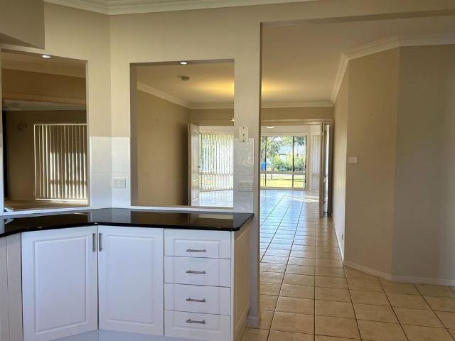 Spacious Family Home on 1 Acre in Gulmarrad