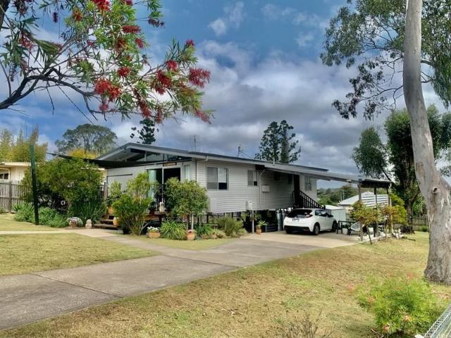 Spacious Family Home on 1,018m² in Nanango