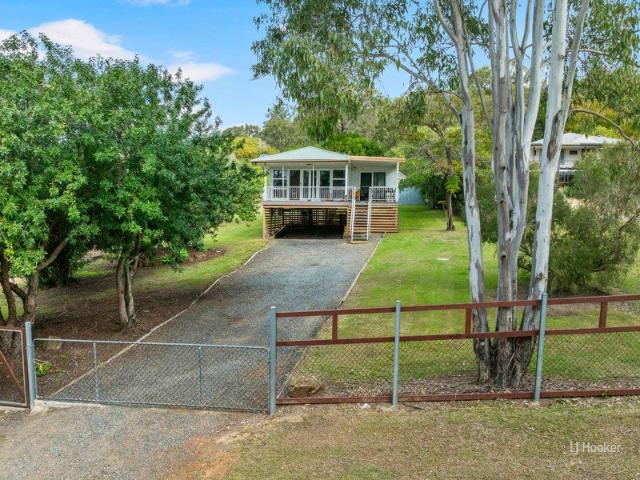 Spacious Family Home on 2,023sqm with Mountain Views