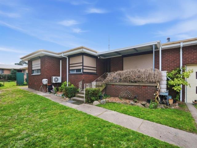 Spacious family home on a generous 992sqm block