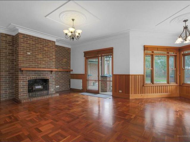 Spacious Family Home on Approx. 2 Acres – Peaceful Country Living Just Minutes from Garfield
