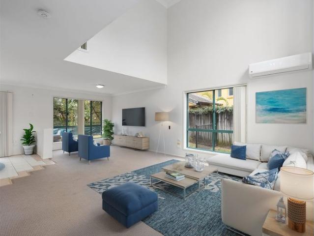 SPACIOUS FAMILY HOME ON FLAT BLOCK