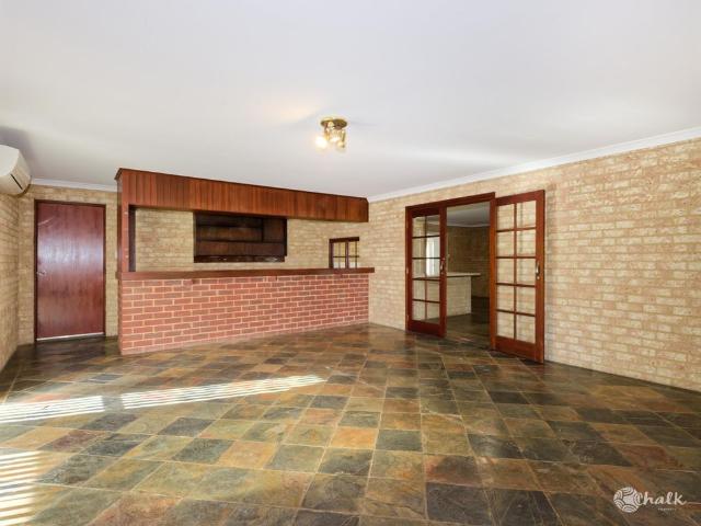 Spacious family home on large block
