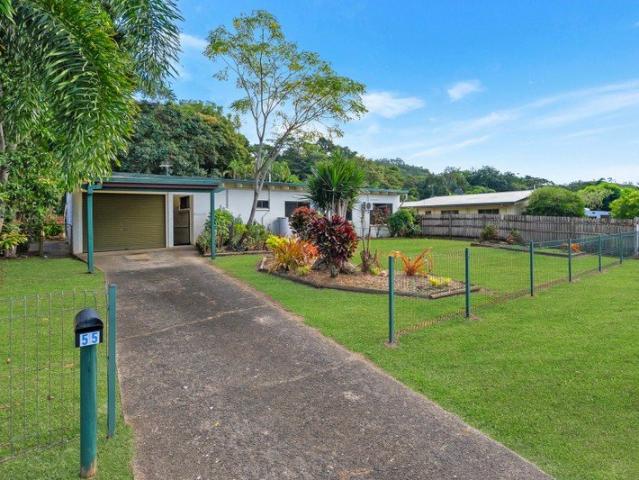 SPACIOUS FAMILY HOME ON MASSIVE BLOCK!