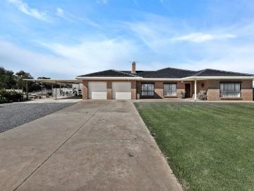 Spacious Family Home On Port Gawler Road
