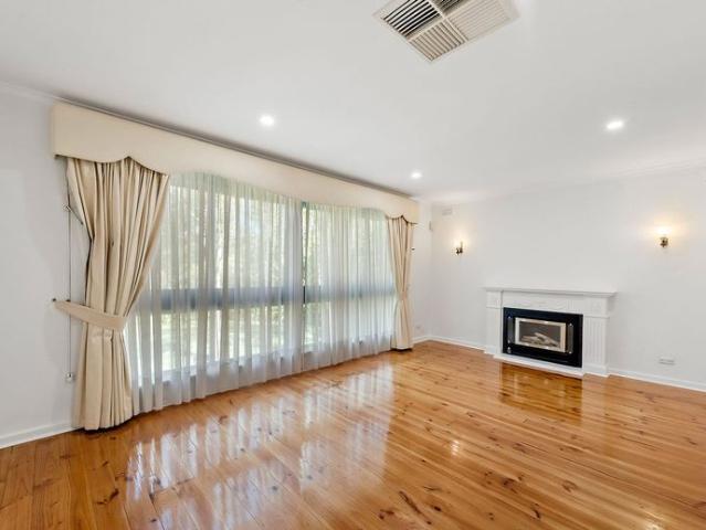 Spacious Family Home Opposite Padulesi Park
