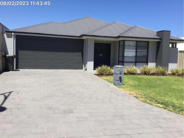 Spacious Family Home Opposite Park