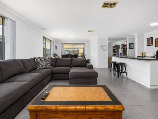 Spacious Family Home Opposite Parklands and Primary School