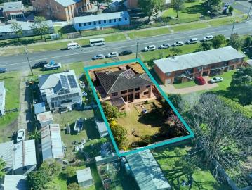 Spacious Family Home or Investment Opportunity in a convenient West Kempsey Location