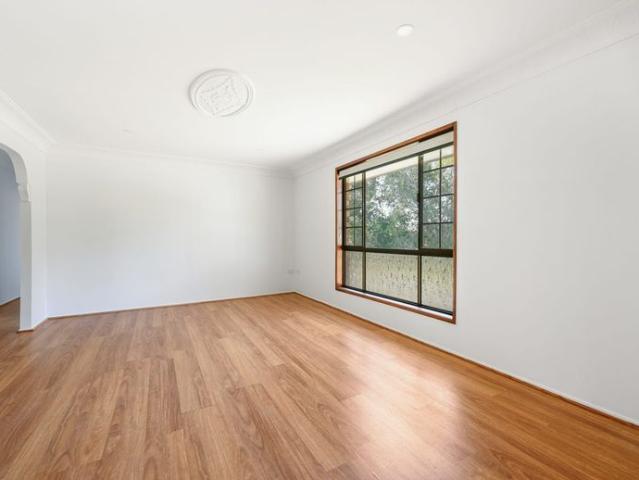 Spacious Family Home Overlooking Ballin Park