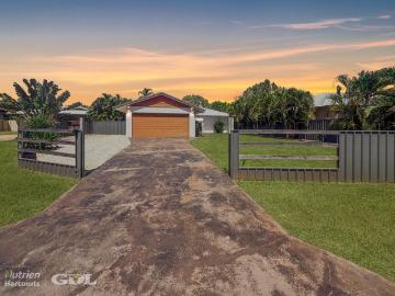 House for sale in Katherine County - Swimming pool