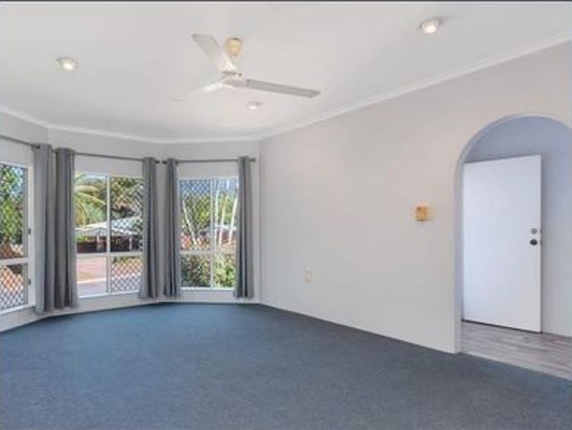 SPACIOUS FAMILY HOME POSITIONED IN QUIET CUL DE SAC