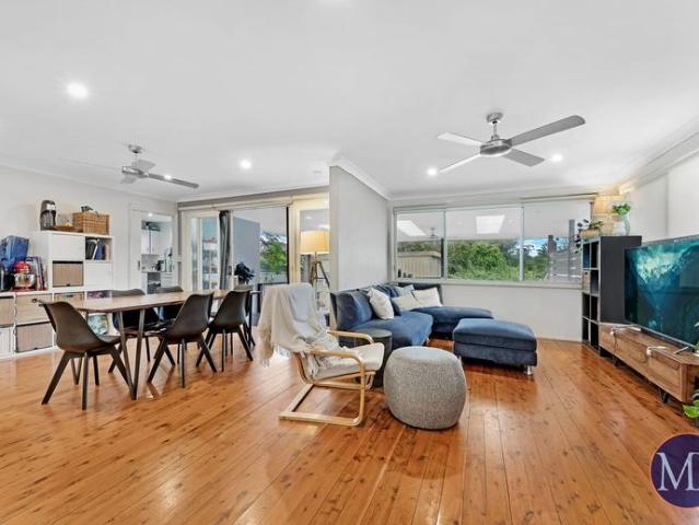 Spacious Family Home plus a Large workshop