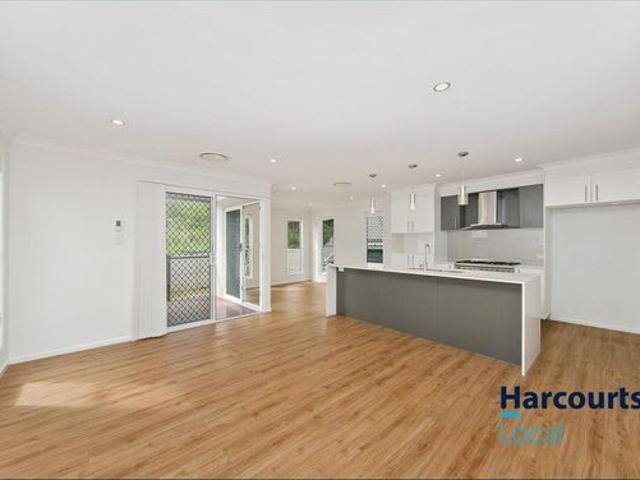 Spacious Family Home Prime Clayfield Location