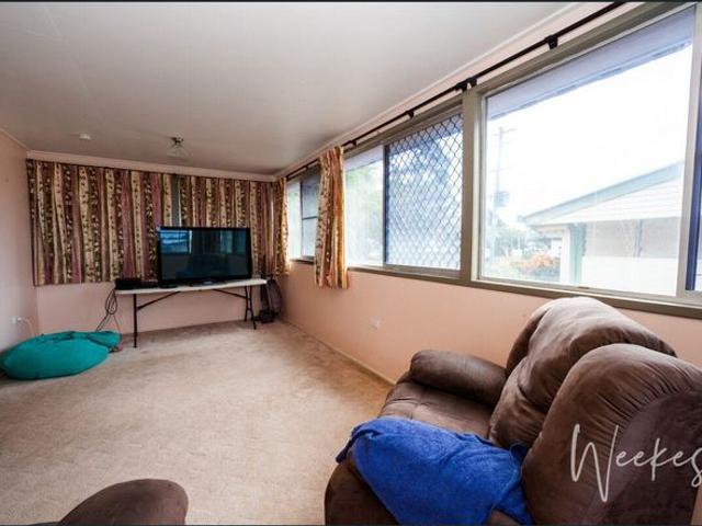 SPACIOUS FAMILY HOME, QUIET KEPNOCK LOCATION!