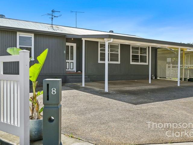 Spacious Family Home + Separate Studio