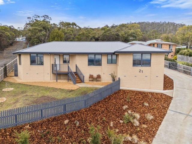 Spacious Family Haven in Quiet Cul de sac