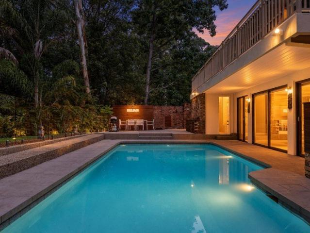 Spacious Family Haven with Tranquil Bushland Views